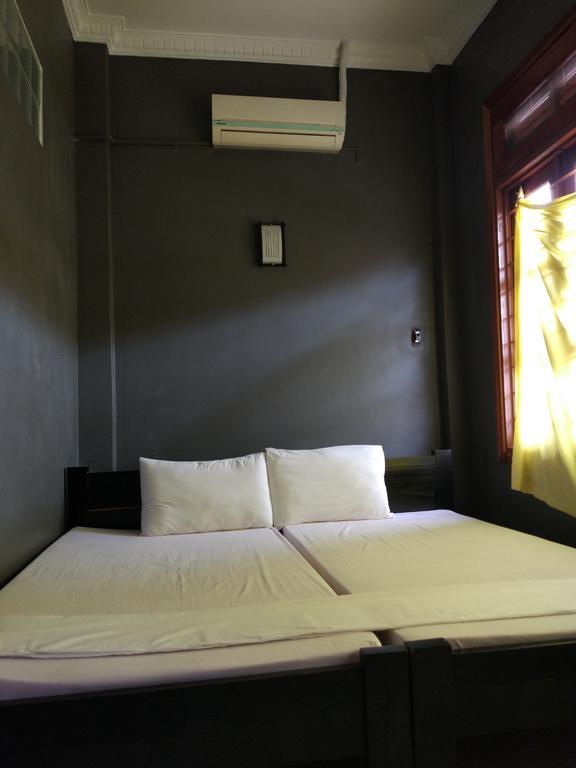 Bird'S Nest Hostel Kampot Bagian luar foto